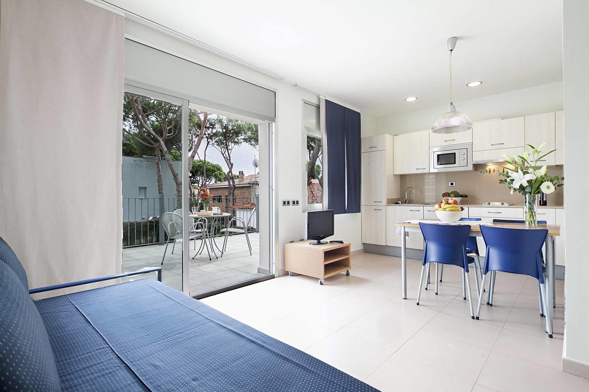 Apartamentos Porta Coeli Castelldefels Εξωτερικό φωτογραφία