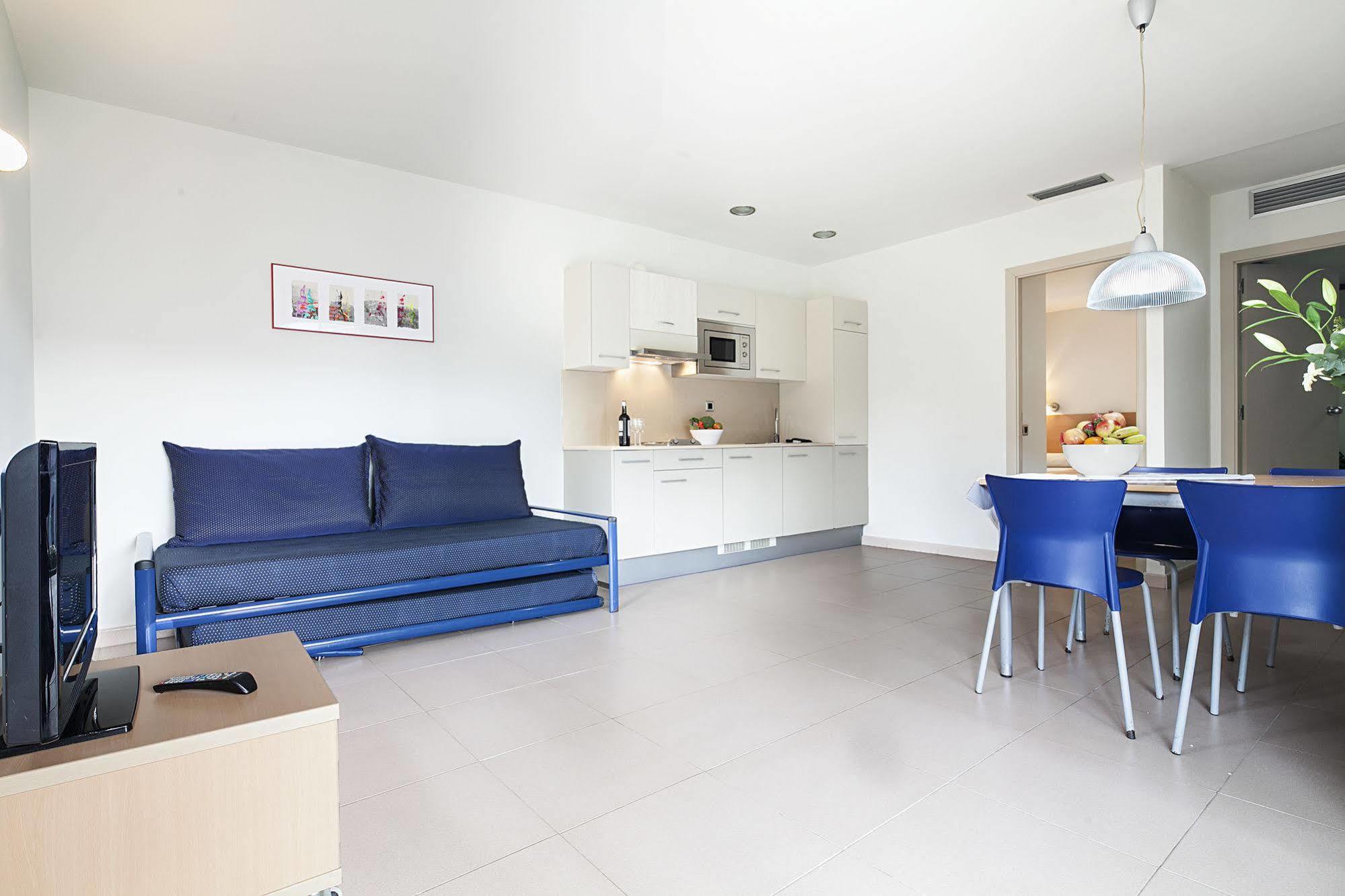 Apartamentos Porta Coeli Castelldefels Εξωτερικό φωτογραφία