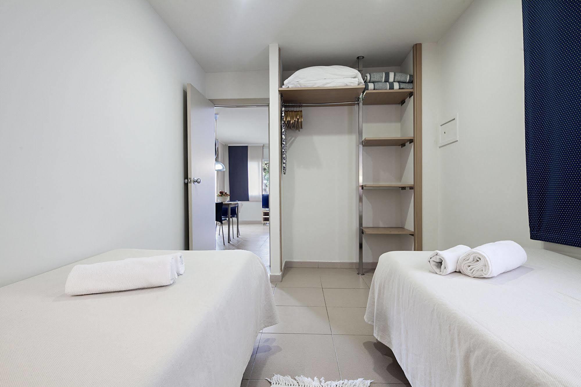 Apartamentos Porta Coeli Castelldefels Εξωτερικό φωτογραφία