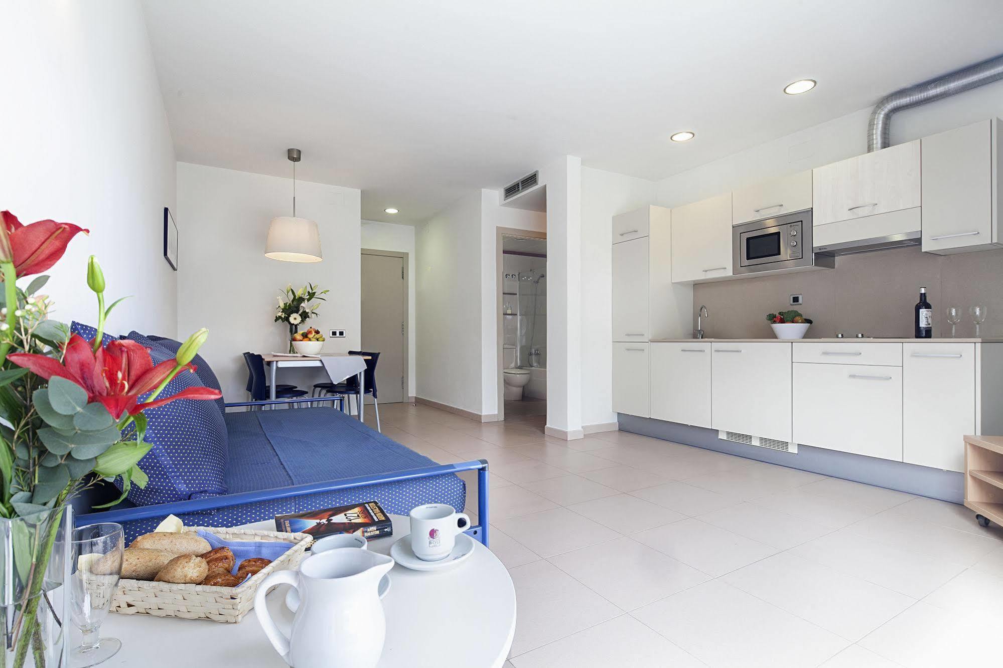 Apartamentos Porta Coeli Castelldefels Εξωτερικό φωτογραφία