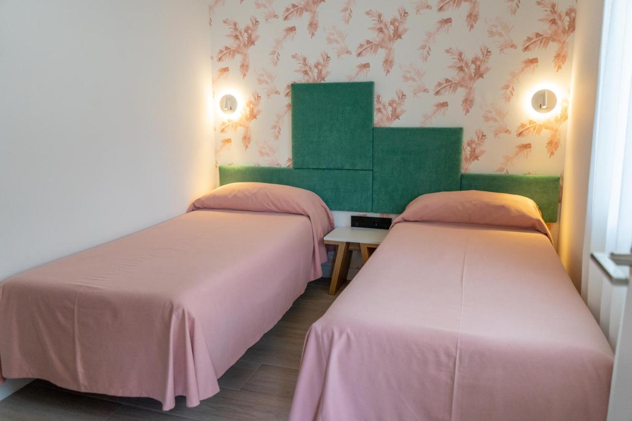Apartamentos Porta Coeli Castelldefels Εξωτερικό φωτογραφία