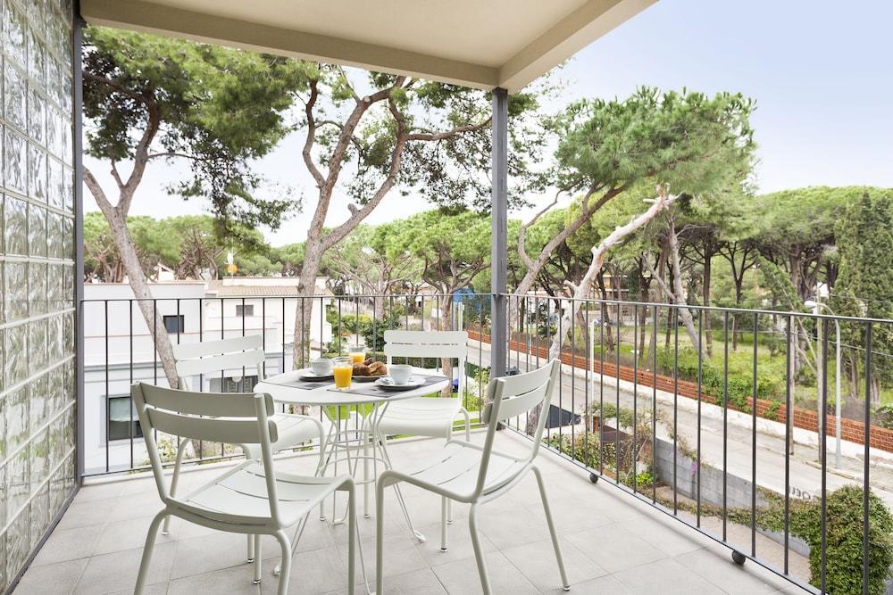Apartamentos Porta Coeli Castelldefels Εξωτερικό φωτογραφία